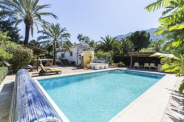 piscina casa alquiler vacaciones cinco dormitorios denia deniasol