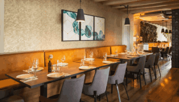 Ambiente relajado a pocos metros del puerto