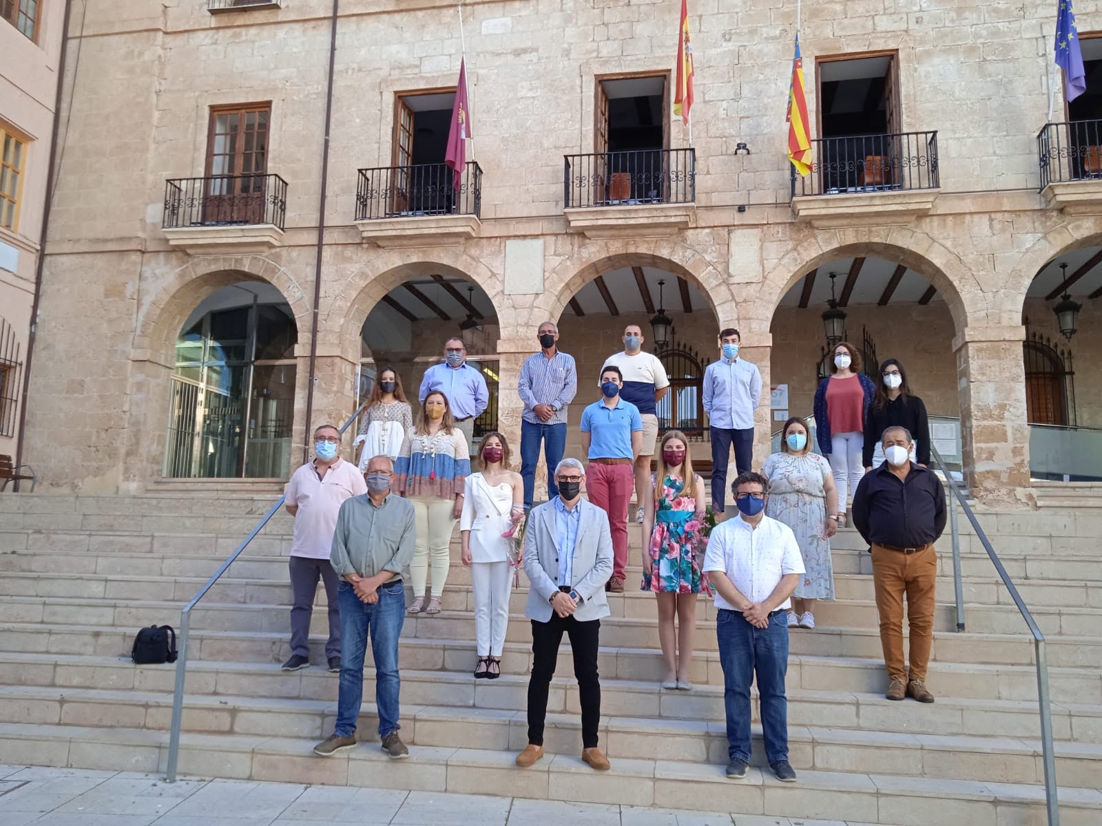 Ayuntamiento de Dénia junto a la nueva ejecutiva de la Junta Local Fallera