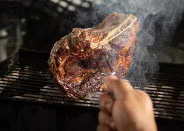Carne a la brasa en El Racó de la Xara