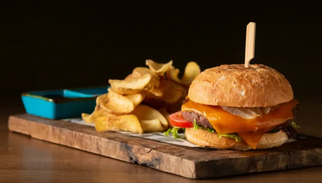 comer hamburguesa en denia