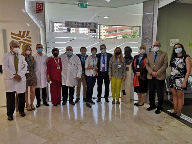 Hospital Clínica Benidorm consigue la acreditación internacional de calidad sanitaria más prestigiosa del mundo: La Joint Commission International 4 Imagen: direccion-hcb-junto-equipo-evaluadores-jci-hospital-clinica-benidorm