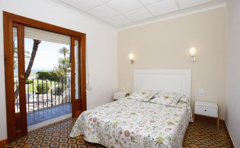 Dormitorio de una villa de vacaciones para seis personas en Dénia - Deniasol