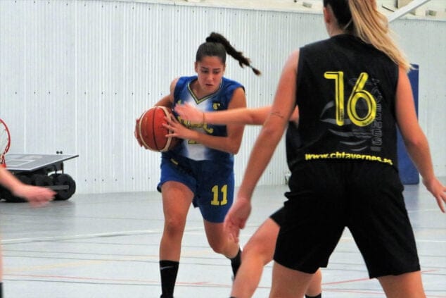 Imagen: Enfrentamiento entre el Dénia Básquet y el Alcoi