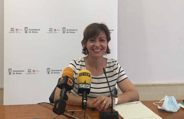 Imagen: La concejala Maria Josep Ripoll presenta la nueva normativa urbanística