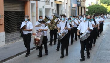 Pasacalles de la Agrupación Artística Musical de Dénia durante el verano de 2020