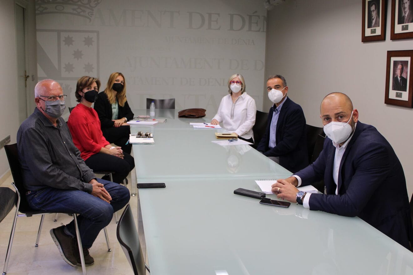 Reunión entre el Ayuntamiento de Dénia y CEDMA