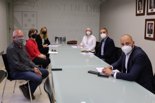 Imagen: Reunión entre el Ayuntamiento de Dénia y CEDMA