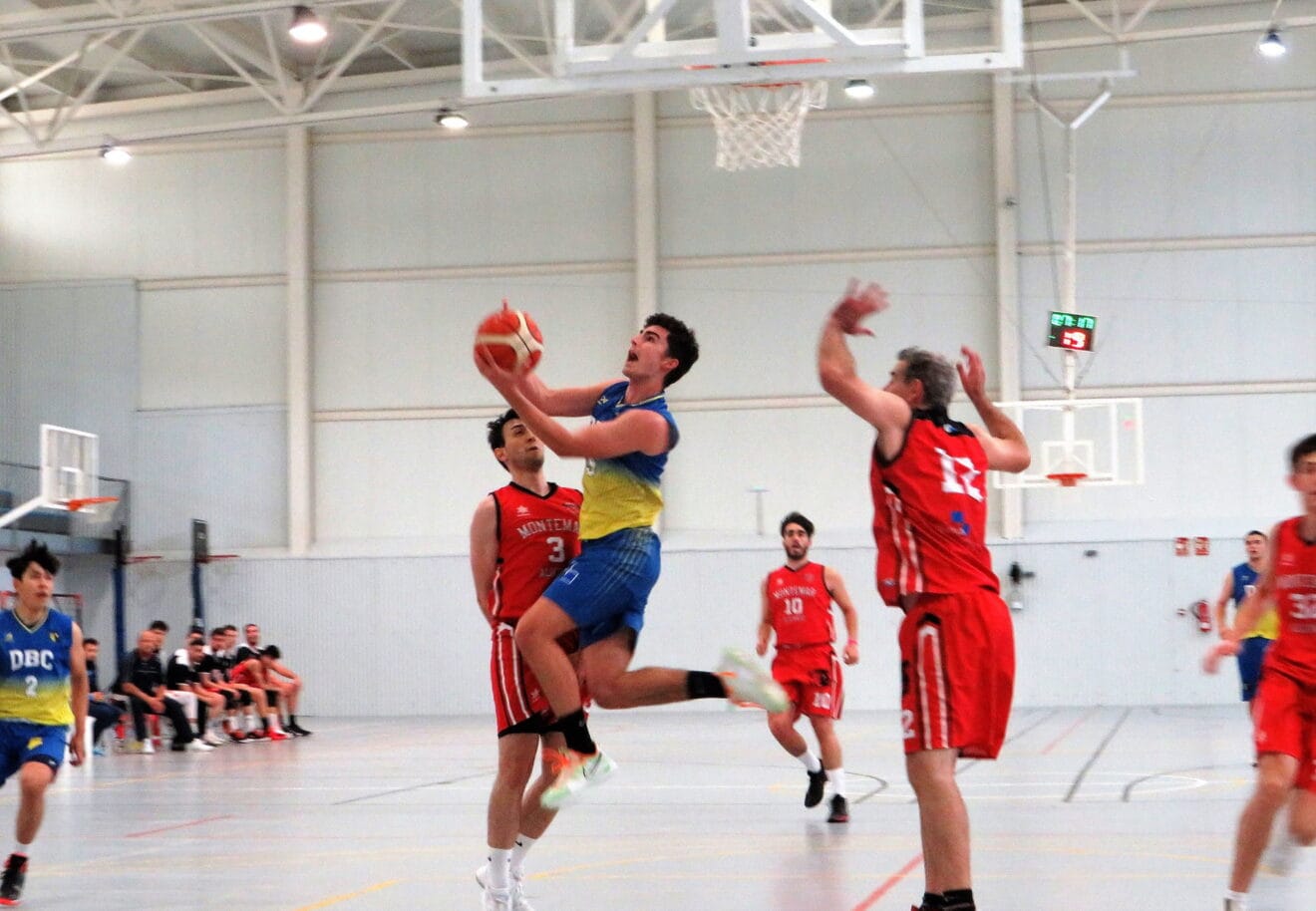 Senior nacional del Dénia Básquet pierde ante el Montemar
