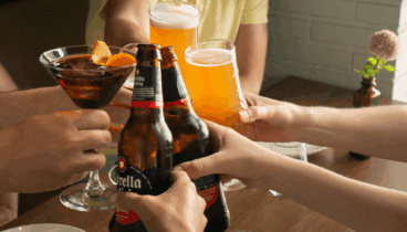 Tomar algo con amigos en Dénia