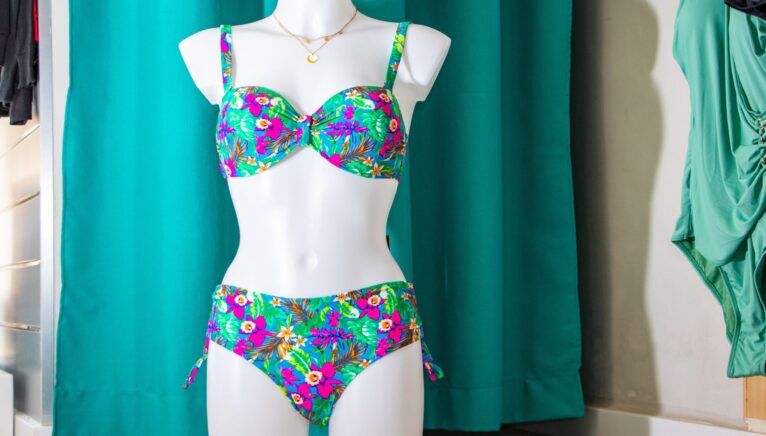Latest trends in swimwear for women at Bámbola