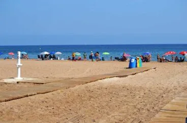 Acceso a la playa Bovetes