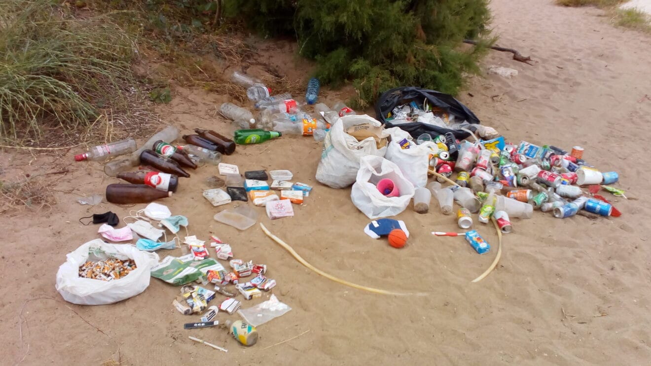 Basura recogida en Punta del Raset