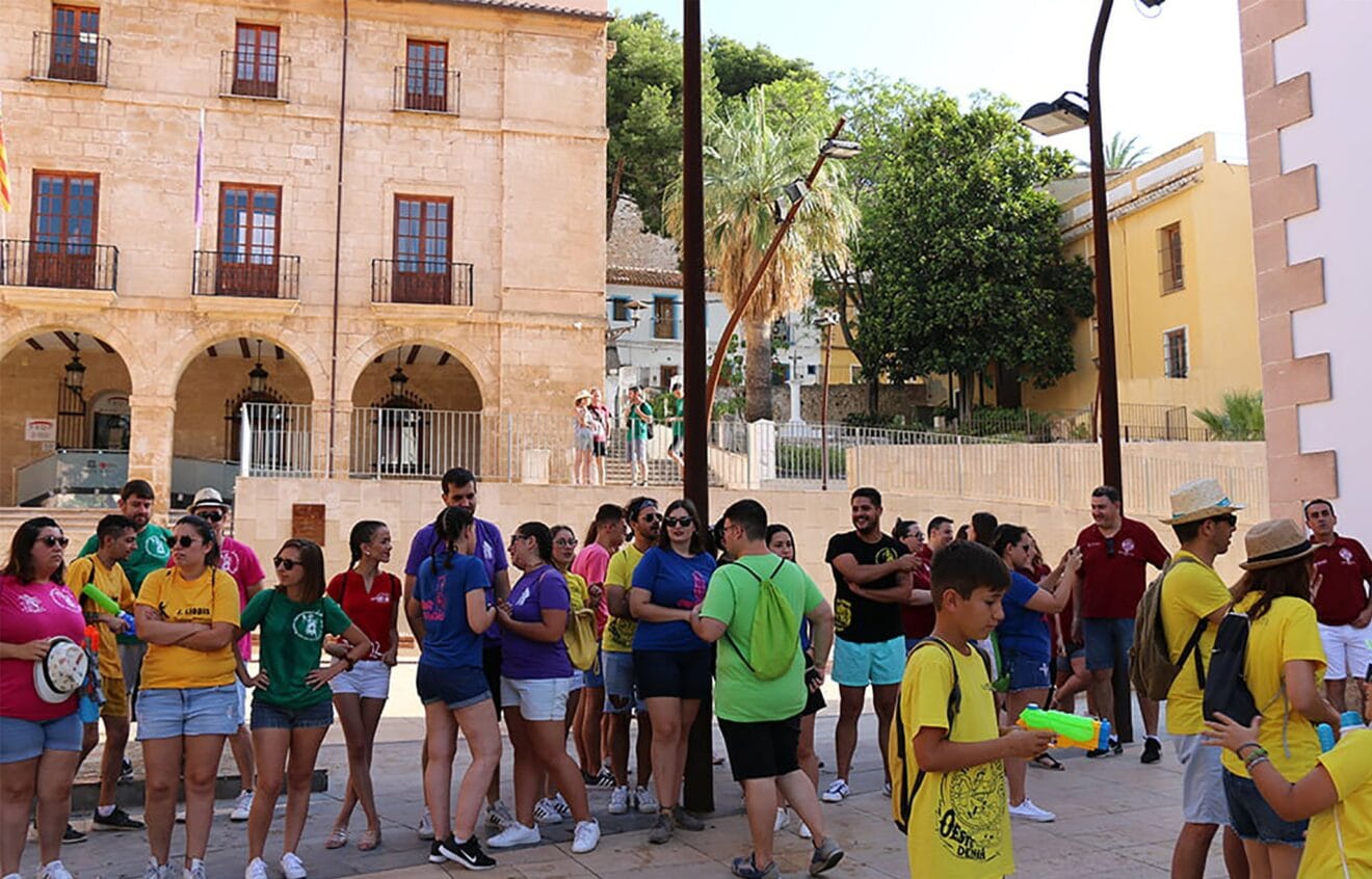 Cucañas durante el Día del Fallero