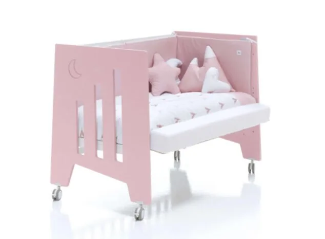 Así ha sido el "Baby Boom" de los influencers y famosos durante la cuarentena 2 Imagen: Cuna de madera Omni Coral Alondra