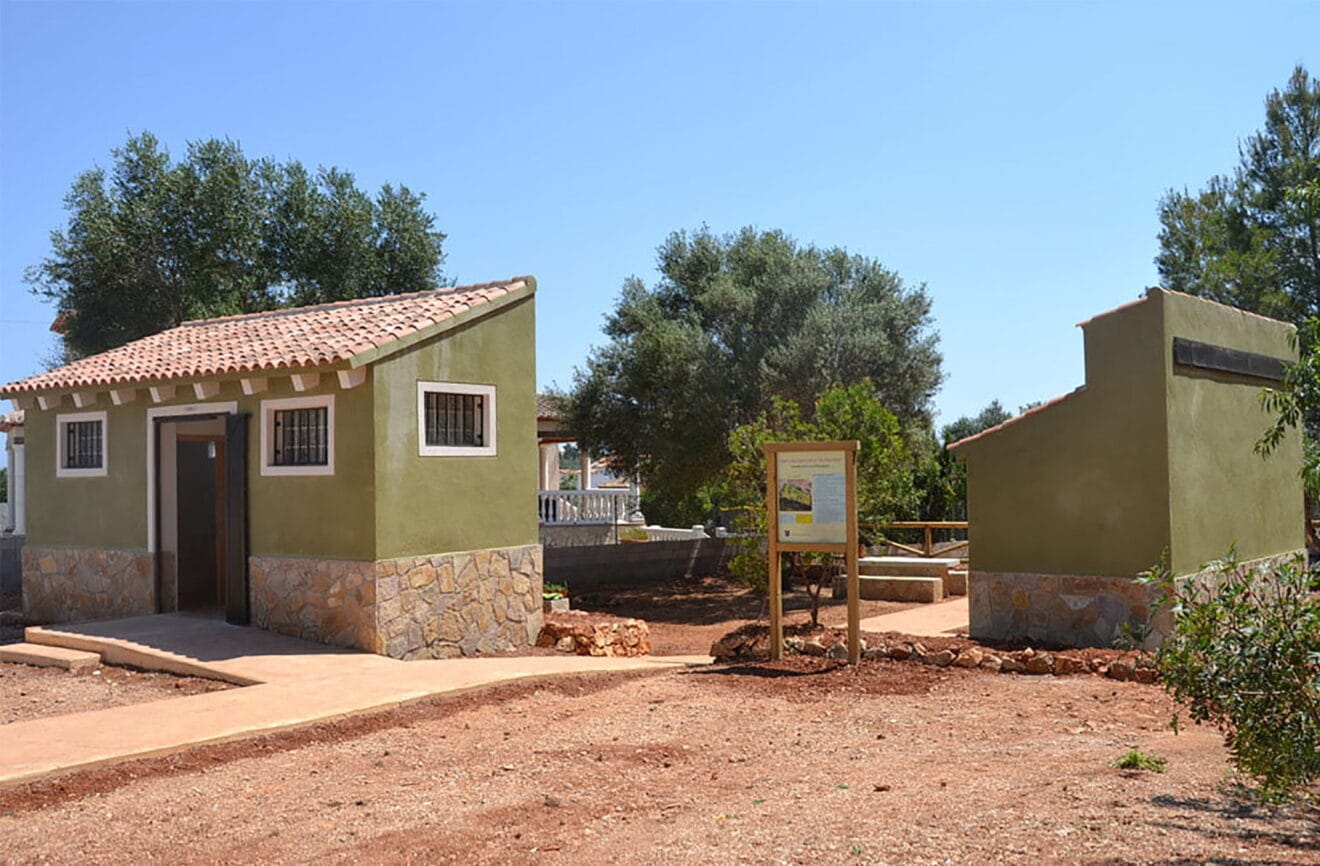 Comodidad en plena naturaleza: El Pinaret de La Xara ofrece todo lo necesario para tu merienda familiar