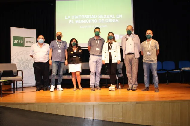 Imagen: Éxito de participación en el conversatorio de diversidad sexual en la UNED Dénia
