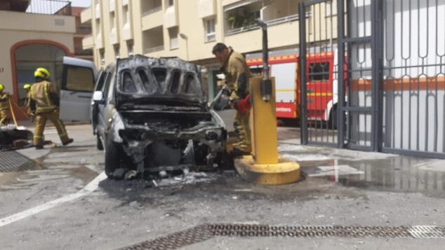 Imagen: Furgoneta incendiada en Temple de Sant Telm