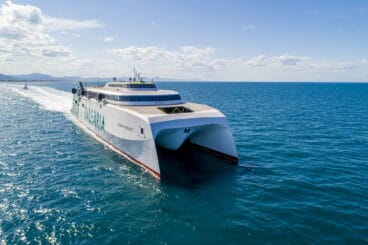 la naviera cuenta con tres fast ferries en estas rutas que permiten incrementar la oferta de plazas y de horarios