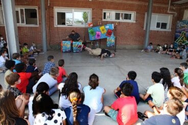 malcriat ensencc83ando breakdance a los alumnos