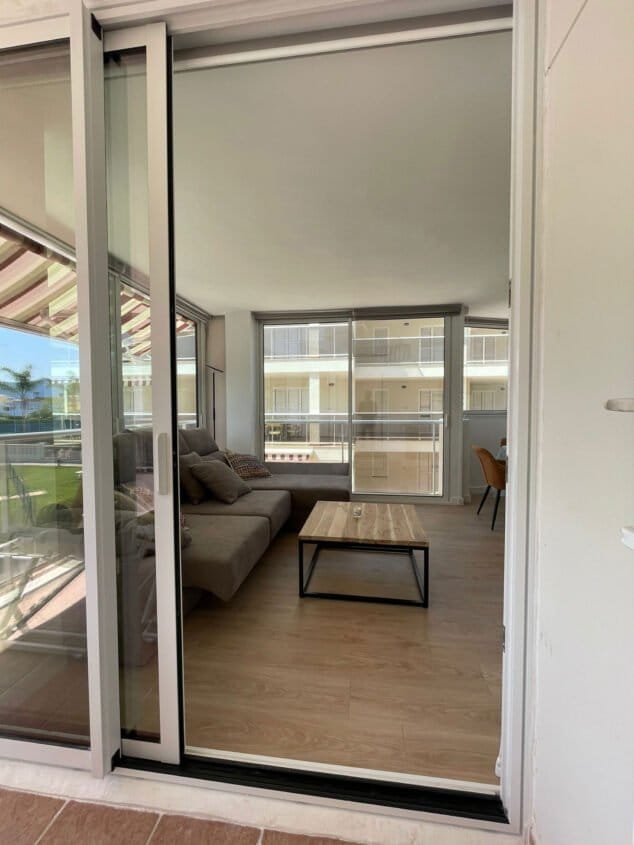 Puertas De Aluminio Para Salida A La Terraza - Revenval