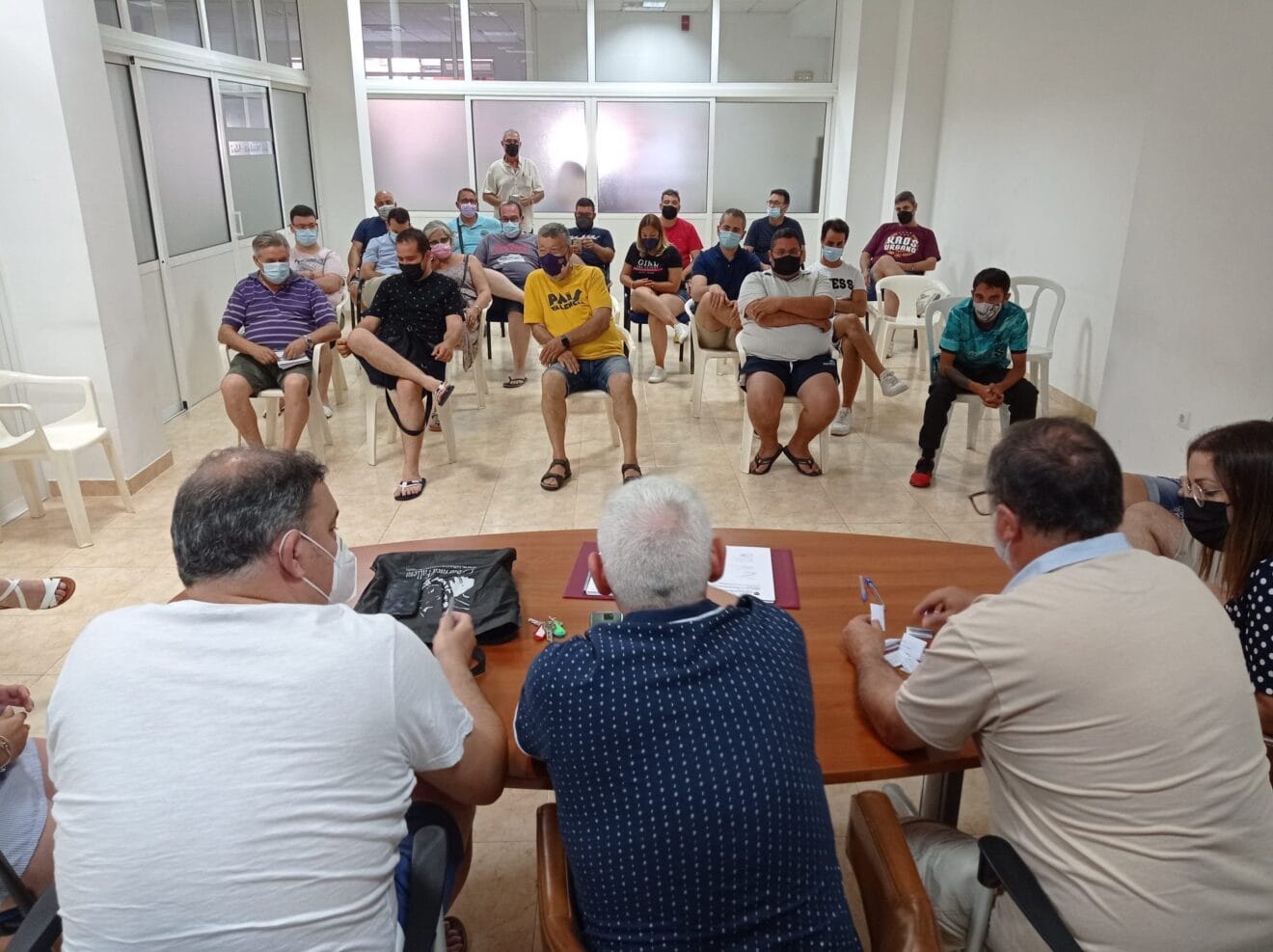 Reunión de la Junta Local con las comisiones para decidir la fecha