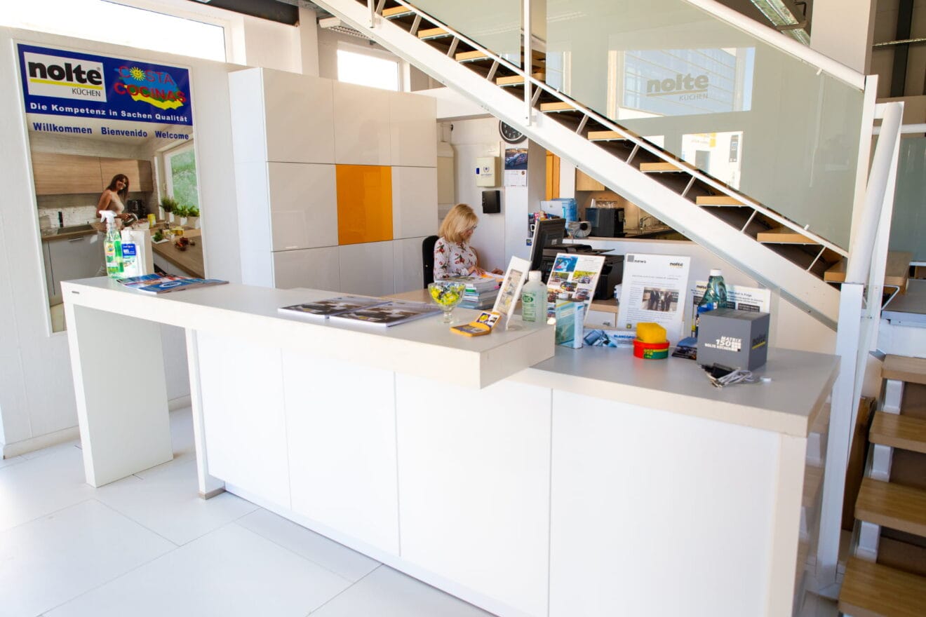 Atención personalizada en Costa Cocinas