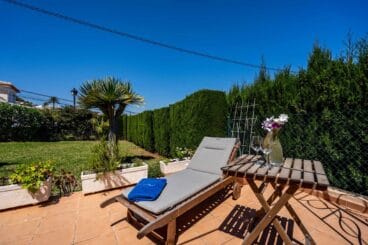 Casa con jardin en Denia – Quality Rent a Villa