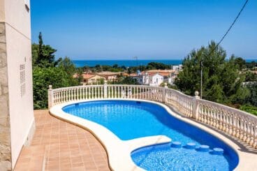 Casa con piscina en Denia – Quality Rent a Villa