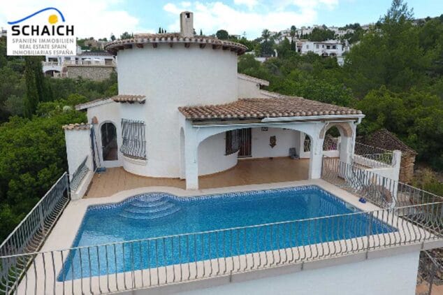 Imagen: Chalet con piscina y vistas al Monte Pego