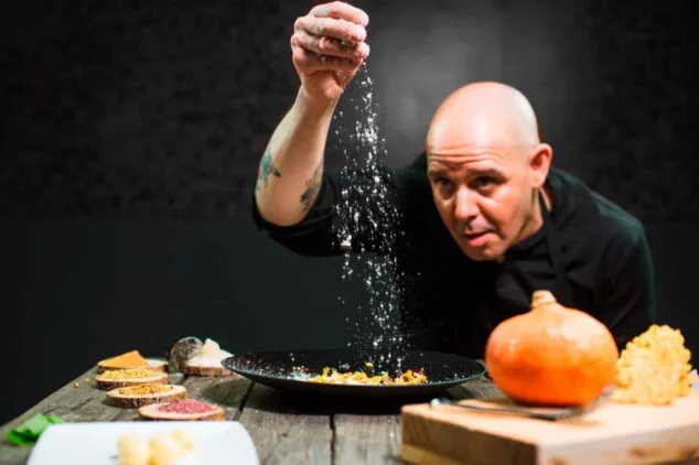 Date un capricho o disfruta de un plan perfecto de Pascua con estas fantásticas ideas 25 chef ismael bilbao restaurante samaruc 1