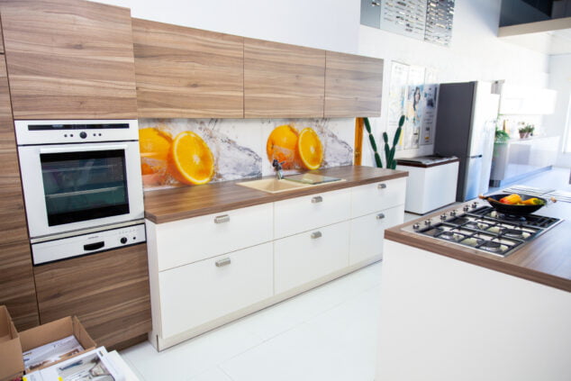Imagen: Cocina blanca madera - Costa Cocinas