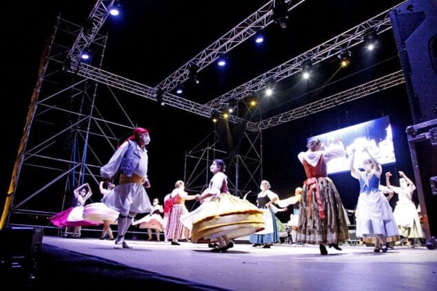 La danza tradicional vuelve al escenario dianense en el Aplec de Danses 40 dianium dansa organiza el aplec de danses 2021 02