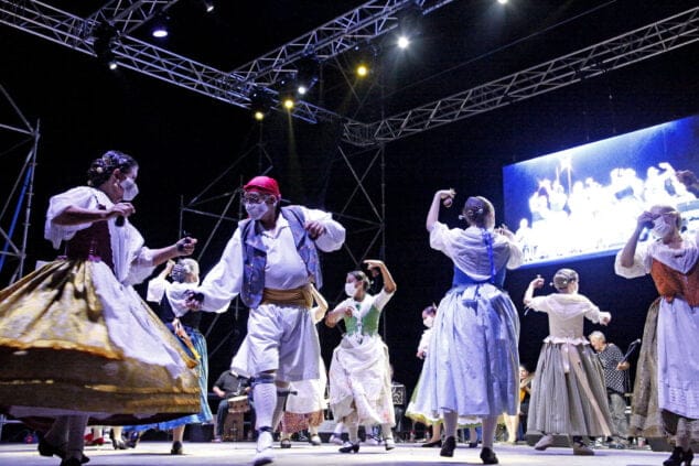 La danza tradicional vuelve al escenario dianense en el Aplec de Danses 39 dianium dansa organiza el aplec de danses 2021 03