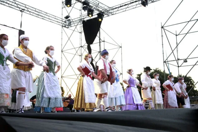 La danza tradicional vuelve al escenario dianense en el Aplec de Danses 31 dianium dansa organiza el aplec de danses 2021 12