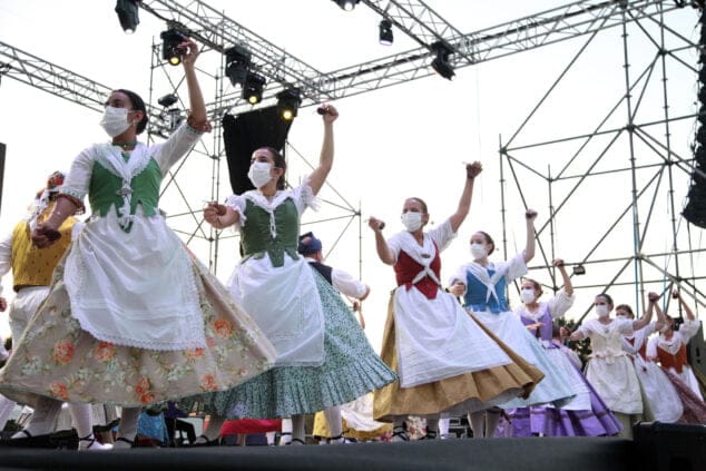 La danza tradicional vuelve al escenario dianense en el Aplec de Danses 30 dianium dansa organiza el aplec de danses 2021 13