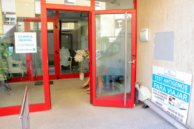 Image: Entrance to the Fevan Clinic