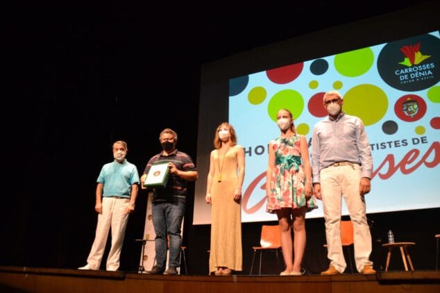 Imagen: Entrega de la documentación del BIC