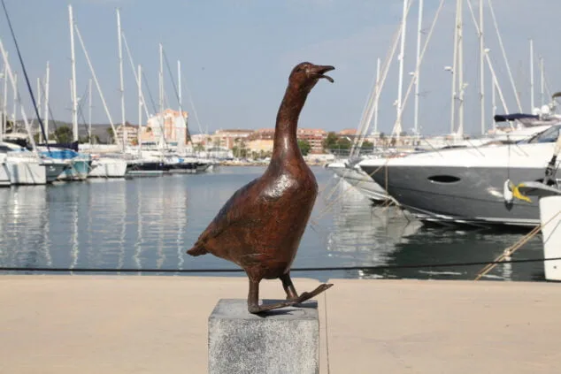 Marina de Dénia presenta la 3ª edición de 'Esculturas frente al mar' 13 esculturas frente al mar en marina de denia 11