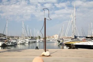 Esculturas frente al Mar en Marina de Dénia