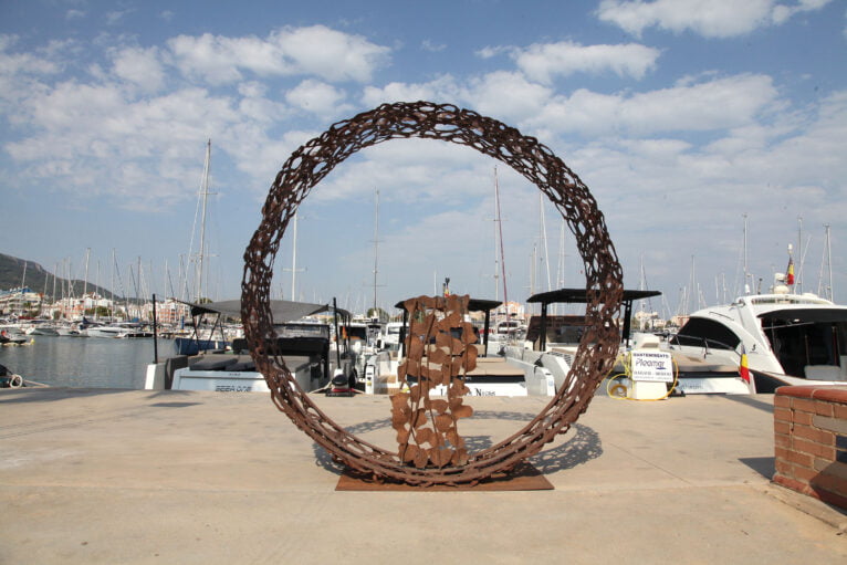 Esculturas frente al Mar en Marina de Dénia
