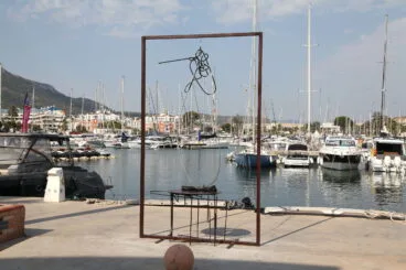 Esculturas frente al Mar en Marina de Dénia