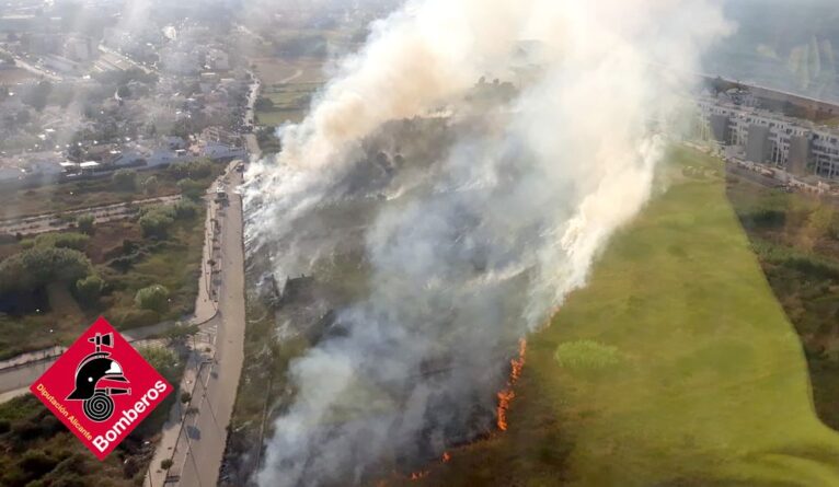 Incendio en el km 10 de Les Marines de Dénia