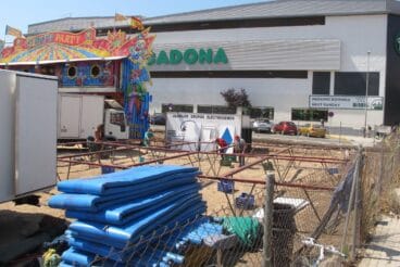 Instalación de la feria de atracciones