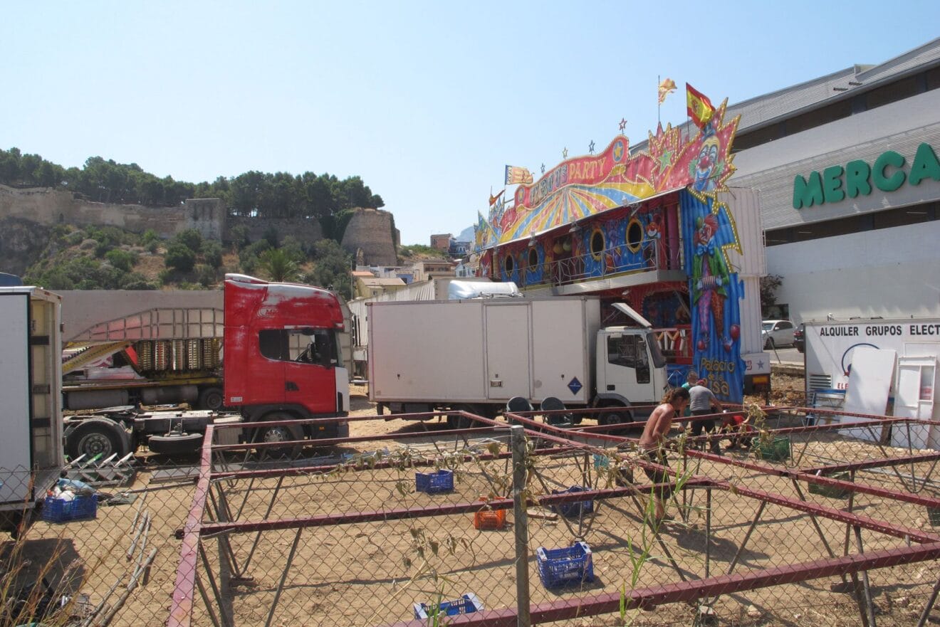 Instalación de la feria de atracciones