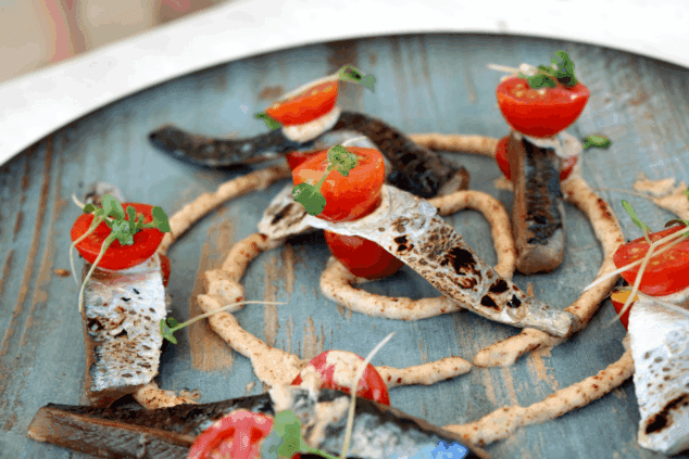 Tres restaurantes de Dénia se unen a 'Menja't la Marina' ofreciendo un plato ligado al producto de temporada y a los productores locales 3 Imagen: Sardinas del Pòsit de Xàbia del restaurante Noguera