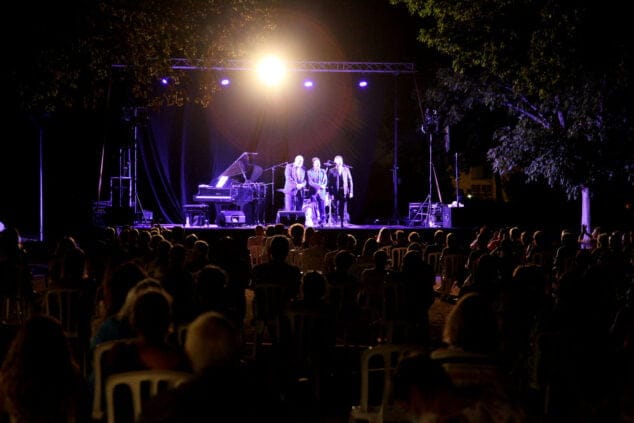 Guillaume Nouax deslumbra en Torrecremada con su swing y jazz de Nueva Orleans 11 concierto de guillaume nouax en denia 09