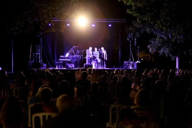 Guillaume Nouax deslumbra en Torrecremada con su swing y jazz de Nueva Orleans 11 concierto de guillaume nouax en denia 09