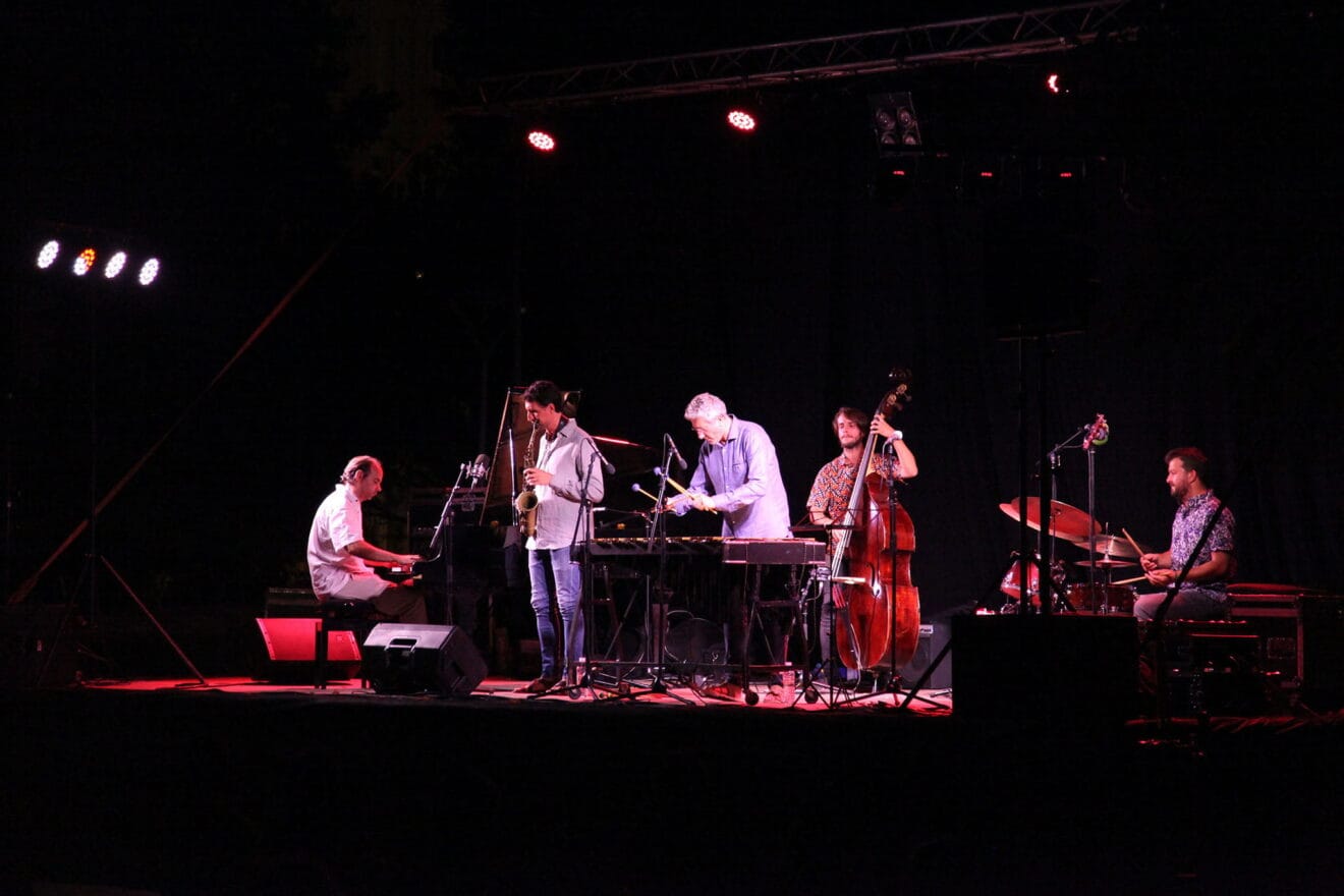 Concierto del Arturo Serra Quintet en los jardines de Torrecremada