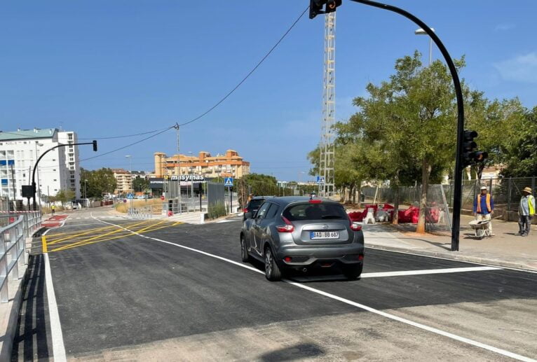 Ferrocarrils de la Generalitat finaliza las obras de tranviarización en Dénia con la apertura del cruce de la calle Metge Manuel Vallalta